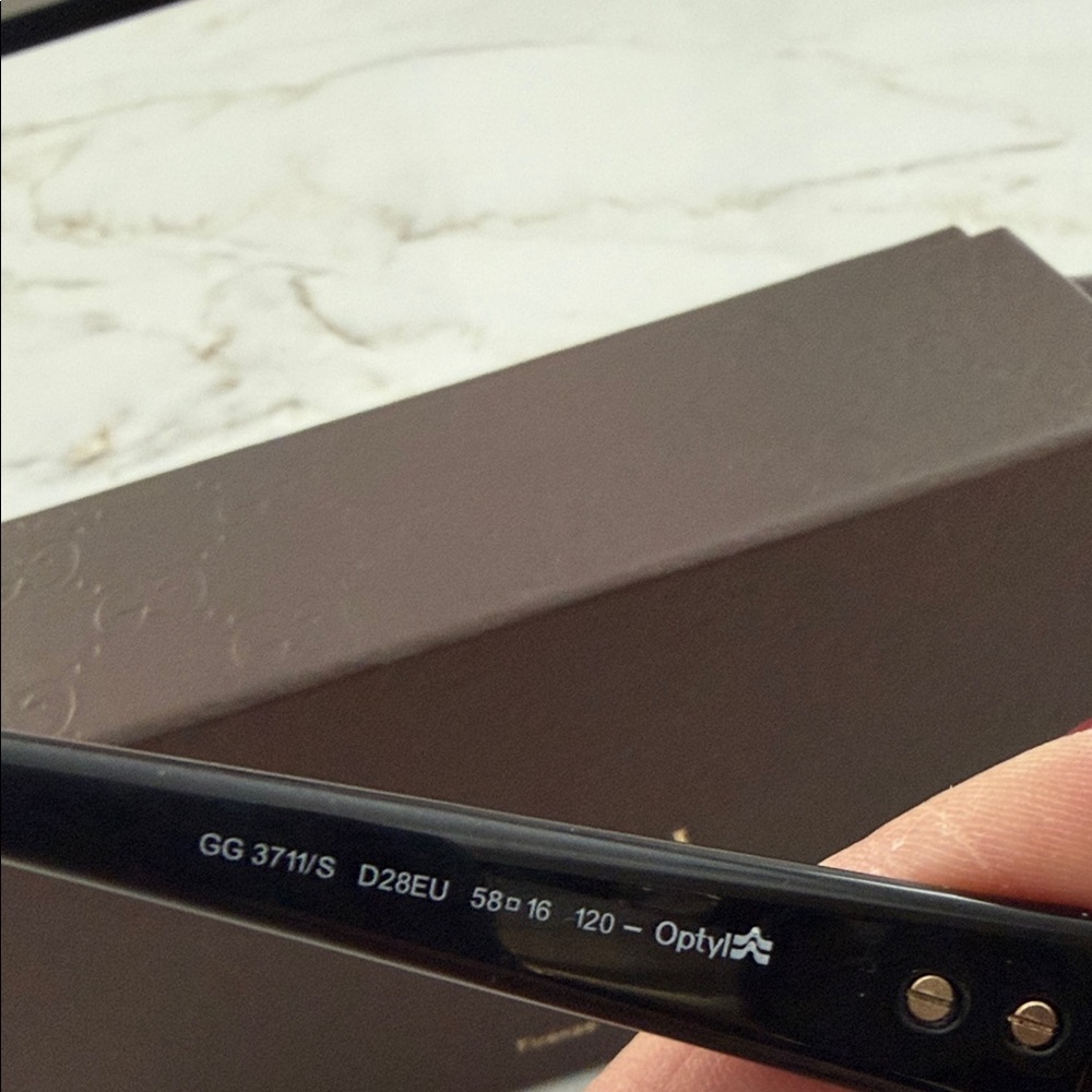 Gucci Black and Gold Sunglasses - Picture 5 of 9
